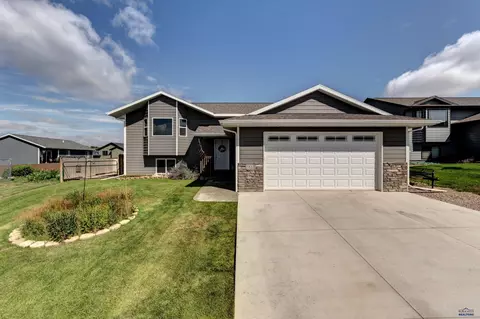 5818 Weatherby Loop, Rapid City, SD 57703