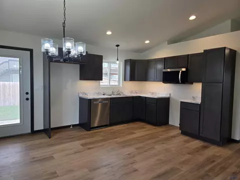 Kitchen - 412 Nighthawk Dr, Box Elder, SD 57719 photo 3 of 4