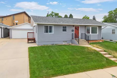 2627 Lawndale Dr, Rapid City, SD 57702