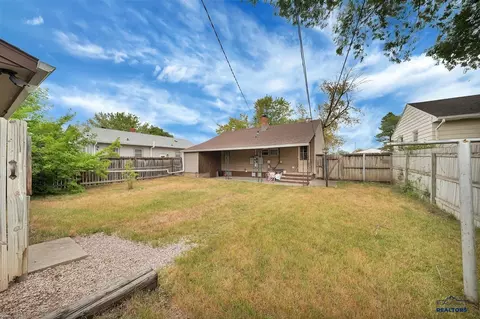 Exterior - 2017 5th St, Rapid City, SD 57701 photo 2 of 2