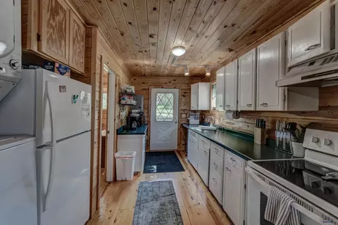 Kitchen - 11026 Buffalo Trl, Lead, SD 57754 photo 1 of 4