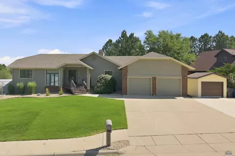 3302 Hogan Ct, Rapid City, SD 57702