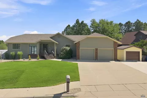 3302 Hogan Ct, Rapid City, SD 57702