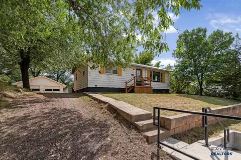535 Battle Mt Ave, Hot Springs, SD 57747
