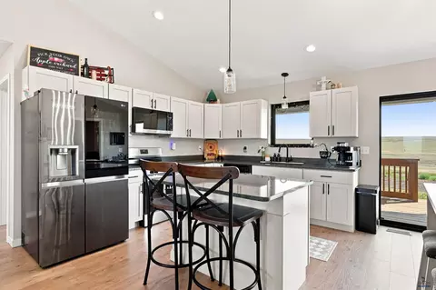 Kitchen - 21888 Antelope Creek Rd, Box Elder, SD 57719 photo 4 of 4