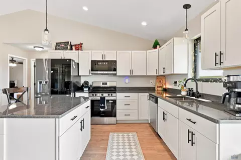Kitchen - 21888 Antelope Creek Rd, Box Elder, SD 57719 photo 3 of 4