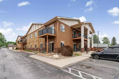 1632 Evergreen Dr, Rapid City, SD 57702