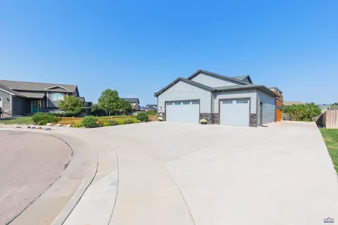 822 Dirk Ct, Box Elder, SD 57719 photo 2