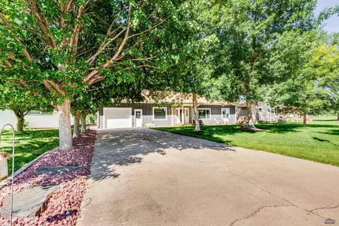 2619 Evergreen Dr, Rapid City, SD 57702