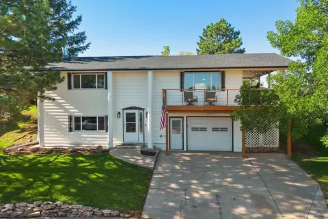 2423 Cameron Dr, Rapid City, SD 57702