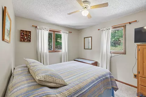 Bedroom - 907 Fouse St, Keystone, SD 57751 photo 2 of 7
