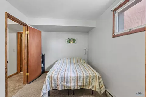 Bedroom - 907 Fouse St, Keystone, SD 57751 photo 5 of 7