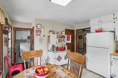 Kitchen - 907 Fouse St, Keystone, SD 57751 photo 3 of 6