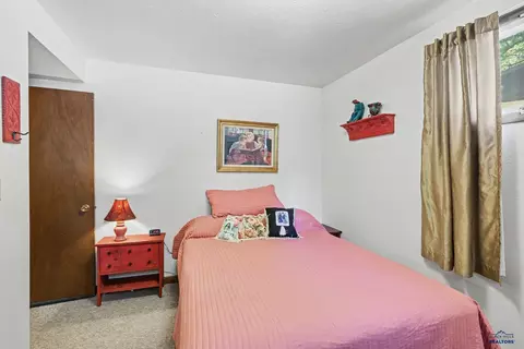 Bedroom - 907 Fouse St, Keystone, SD 57751 photo 7 of 7