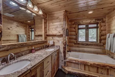 Bath - 21172 High Ridge Trl, Lead, SD 57754 photo 1 of 6