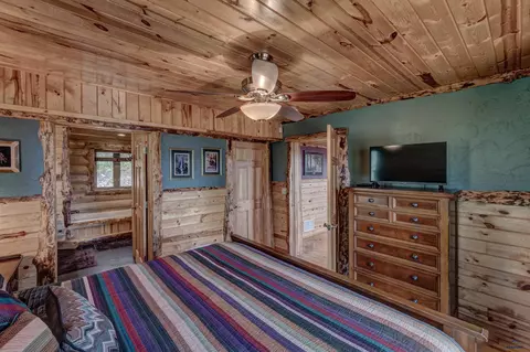 Bedroom - 21172 High Ridge Trl, Lead, SD 57754 photo 2 of 10