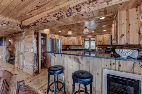 Kitchen - 21172 High Ridge Trl, Lead, SD 57754 photo 1 of 2