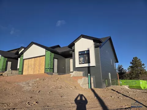 1210 Pinnacle Ct, Rapid City, SD 57701