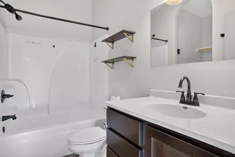 Bath - 6712 Cambridge Ct, Summerset, SD 57718 photo 1 of 4