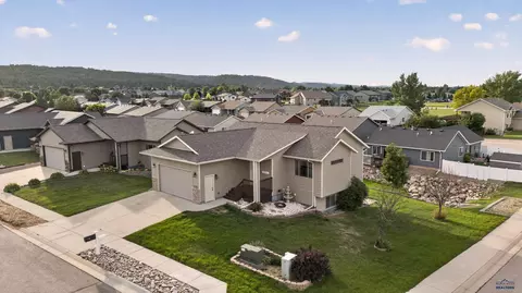 6712 Cambridge Ct, Summerset, SD 57718