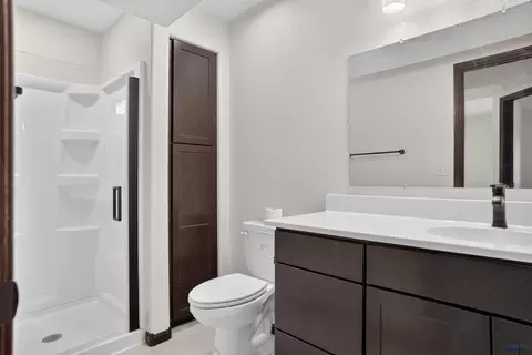 Bath - 6712 Cambridge Ct, Summerset, SD 57718 photo 3 of 4