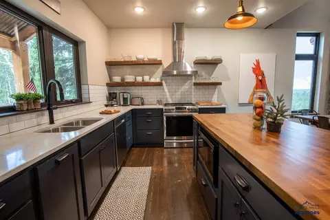 Kitchen - 21181 Lost Camp Trl, Lead, SD 57754 photo 2 of 3