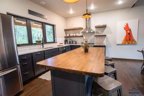 Kitchen - 21181 Lost Camp Trl, Lead, SD 57754 photo 1 of 3