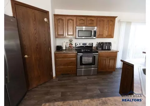 Kitchen - 752 Bear Tooth Ct, Box Elder, SD 57719 photo 4 of 4