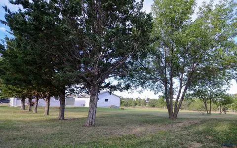 Exterior - 207 E 7th St, Murdo, SD 57559 photo 5 of 5