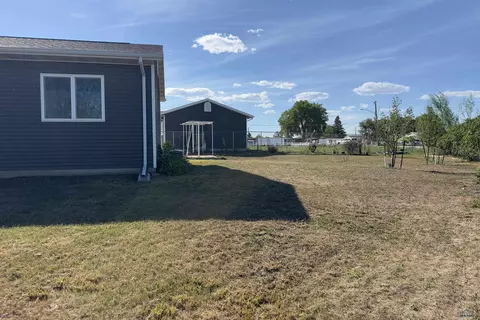 Exterior - 636 Shuttle Ct, Box Elder, SD 57719 photo 4 of 9