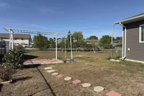 Exterior - 636 Shuttle Ct, Box Elder, SD 57719 photo 3 of 9