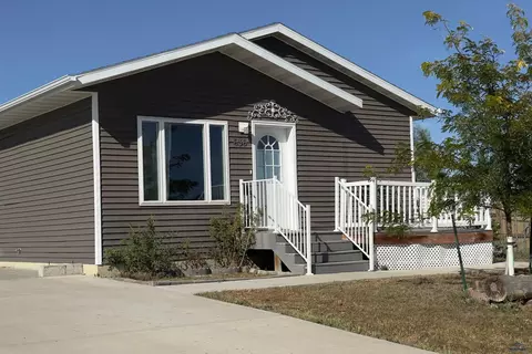 Exterior - 636 Shuttle Ct, Box Elder, SD 57719 photo 2 of 9