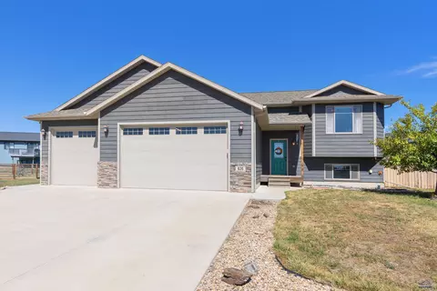 826 Dirk Ct, Box Elder, SD 57719