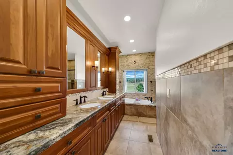 Bath - 10825 Quaal Rd, Black Hawk, SD 57718 photo 1 of 4