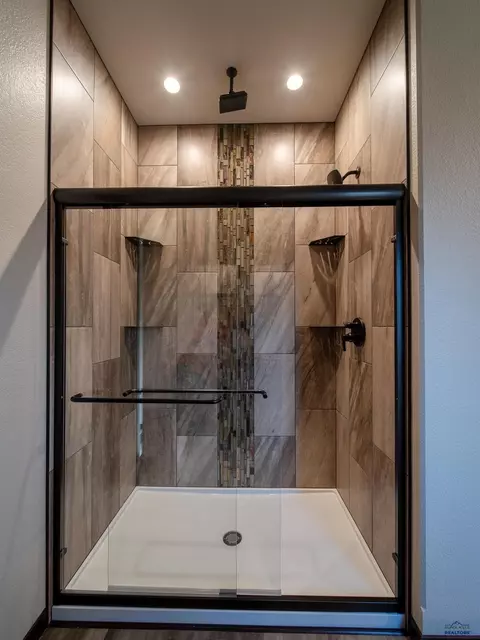 Bath - 3523 Joseph St, Sturgis, SD 57785 photo 2 of 6