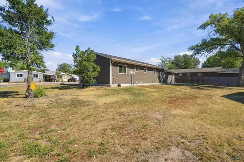 Exterior - 311 4th Ave, Wall, SD 57790 photo 4 of 9