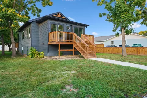 Exterior - 510 E Dakota, Pierre, SD 57501 photo 2 of 7