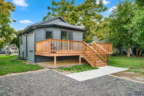 Exterior - 510 E Dakota, Pierre, SD 57501 photo 5 of 7