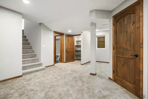 Entry Way - 510 E Dakota, Pierre, SD 57501 photo 3 of 4