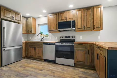 Kitchen - 510 E Dakota, Pierre, SD 57501 photo 1 of 4