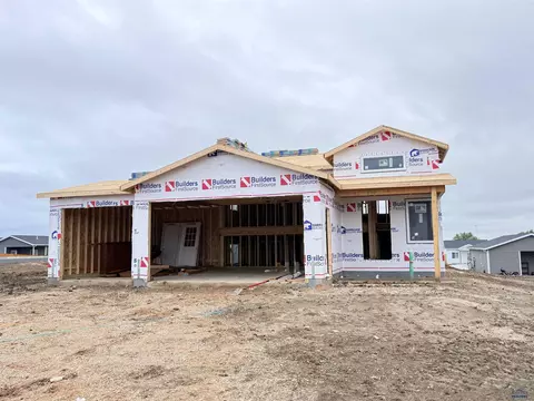 5601 Traverse Dr, Rapid City, SD 57703