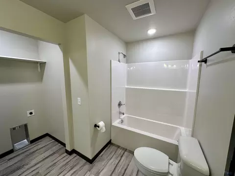 Bath - 1026 Driver Cir, Wall, SD 57790 photo 1 of 2