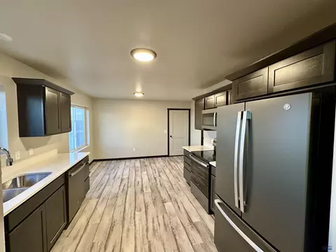 Kitchen - 1026 Driver Cir, Wall, SD 57790 photo 2 of 3