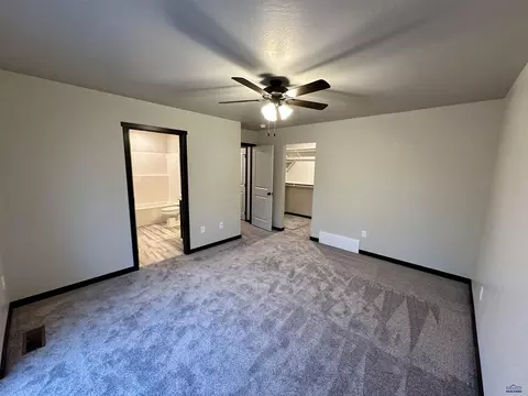 Bedroom - 1026 Driver Cir, Wall, SD 57790 photo 2 of 2
