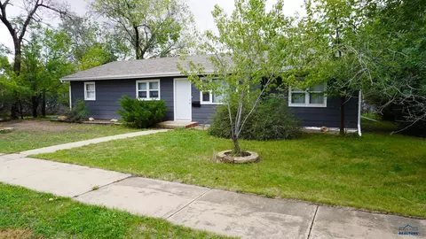 2118 Oak Ave, Rapid City, SD 57701