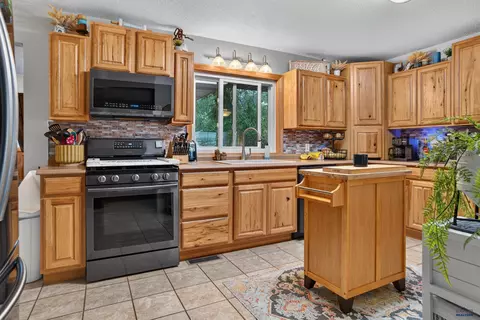 Kitchen - 72 Fairgrounds Pl, Hermosa, SD 57744 photo 1 of 3