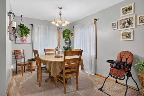 Dining - 72 Fairgrounds Pl, Hermosa, SD 57744 photo 1 of 1