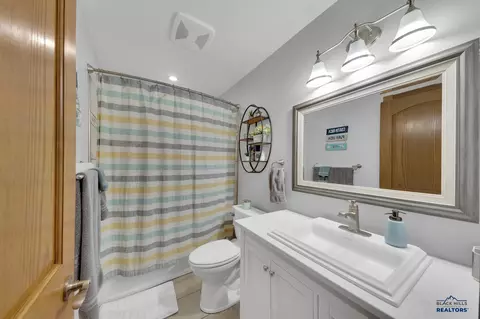 Bath - 6819 Ridgeview Dr, Black Hawk, SD 57718 photo 3 of 3