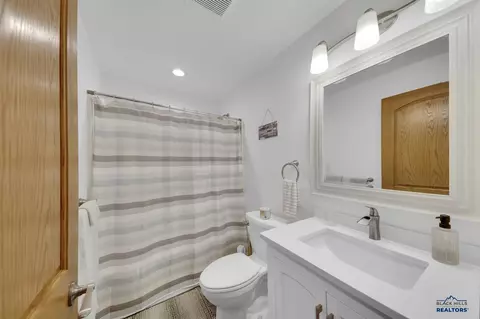 Bath - 6819 Ridgeview Dr, Black Hawk, SD 57718 photo 2 of 3