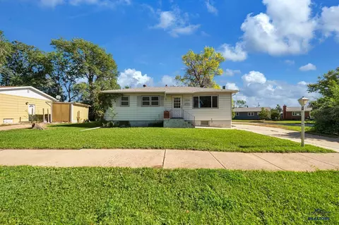 124 Grand Blvd, Rapid City, SD 57701